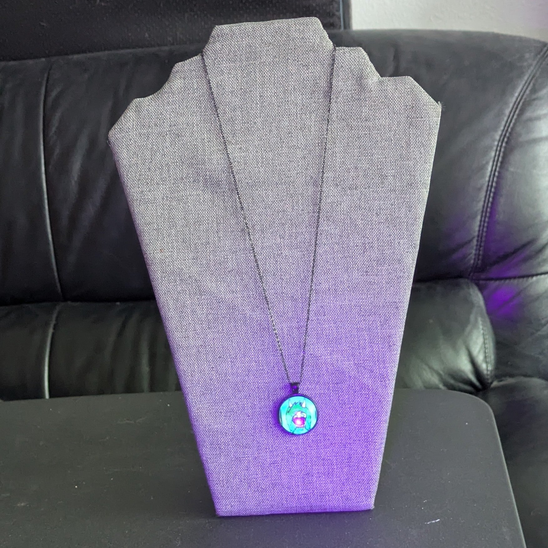 bllack cat Blacklight Reactive Green Dome Necklace With Black Pendant Tray and Black Thin Chain